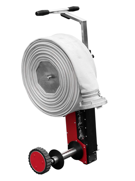 ECCOTARP ET-Roller 6 elektrisk slangrulle brandslangrulle batteridriven hopfällbar 660W motor två Milwaukee M18 batterier slang upp till 5 tum A B C D slangtyper snabb vikning våta torra slangar tömning reverse funktion robust stålram pulverlackerad galvaniserad stabiliserande chassi teleskopiskt handtag quick-release bärare DRUM FORK slangskydd säkerhetsgräns mjukstart omedelbart stopp vibrationssäker dammtät vattentät industrihjul kompakt transport 480x360x1230 mm vikt 36.5 kg backsaver effektiv slanghant