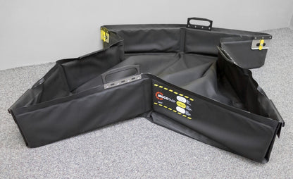 ECCOTARP hopfällbar flexibel utility tray antistatisk FASTER kemikalieresistent uppsamlingstråg spilltråg verktygsunderlägg rullbar hopfällbar design PES PVC belagt tyg svetsade hörn polypropylenförstärkningar solida segmenterade kanter segmentformning trånga utrymmen transportrem klämma hörnögla hängning temperatur -30°C till +70°C inomhus utomhus syror baser petroleumprodukter verkstad underhåll rengöring verktyg maskindelar korttidslagring dunkar fat kontaminerade delar industriell säkerhet skräddarsydda