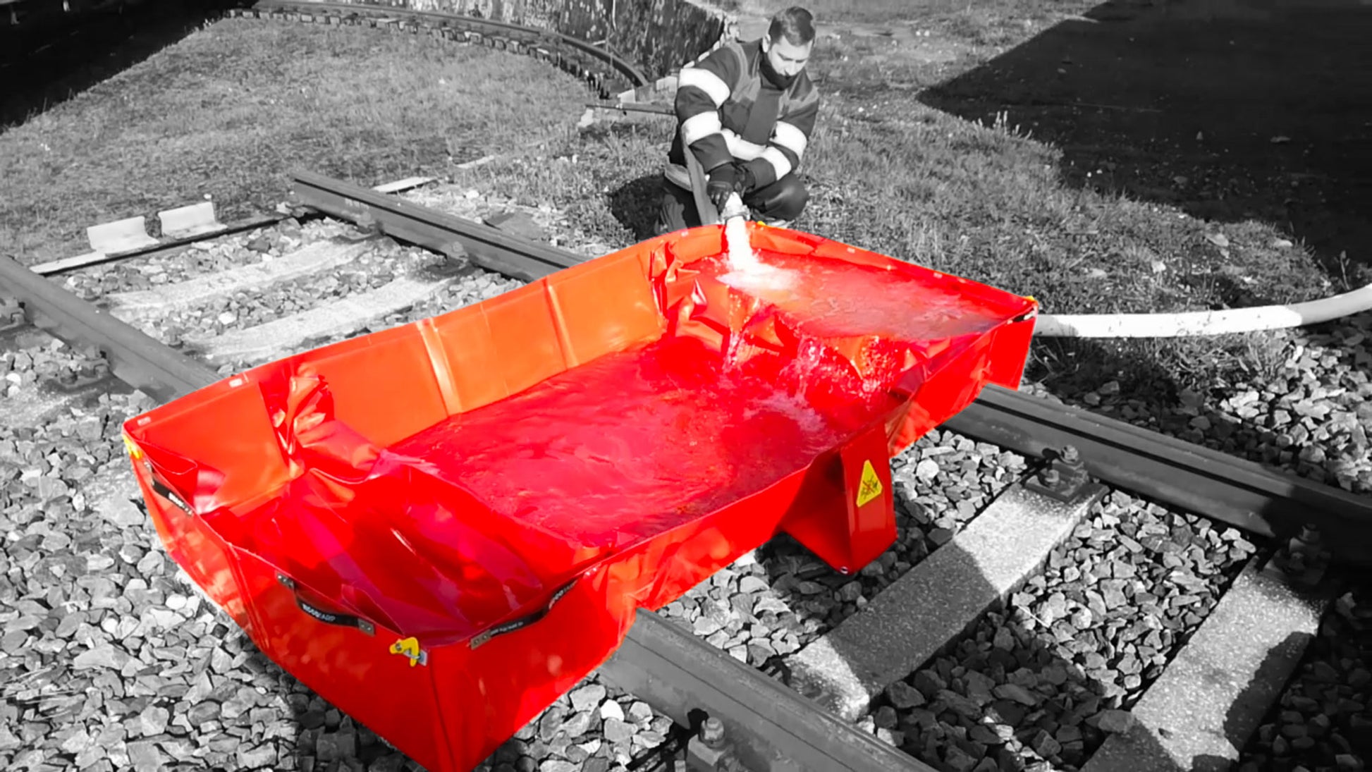 Hopfällbar Spill‑Berm för Järnväg 