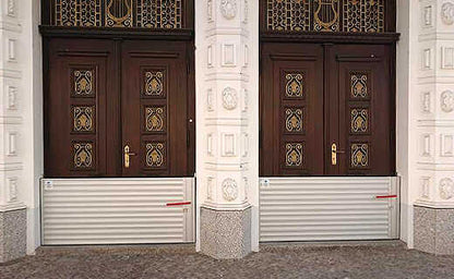 Aquastop Classic översvämningsskyddsvall
Acquastop Classic patenterad översvämningsskyddsvall skräddarsydd översvämningsbarriär snabb installation utan fasta guider vattentätt skydd dörrar portar öppningar upp till 3 meter koppelbar översvämningsbarriär EasyStop systemingsättning aluminiumlegering 25 mm 40 mm EPM-rubberprofiel gummitätning certifierad Institut Giordano ASCE24 vattentät inom 10 sekunder mobilt översvämningsskydd garage fönster källare industriell användning hög vattentryck hållbar översvämni